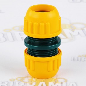 Raccordo in plastica per tubo
