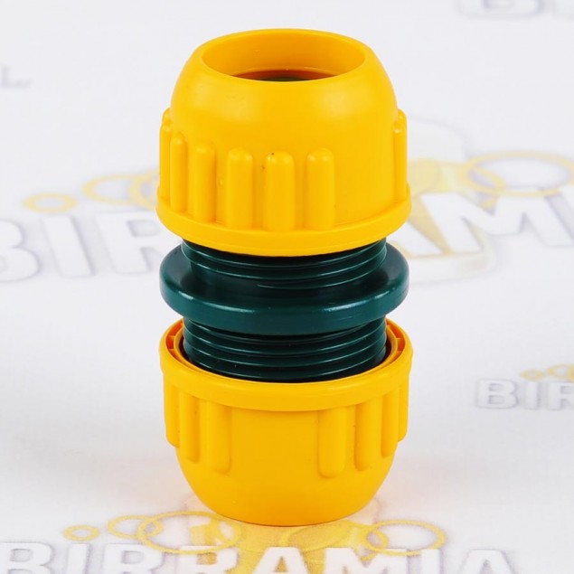 Raccordo in plastica per tubo