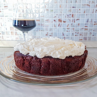 Torta alla birra scura e cioccolato con crema al mascarpone